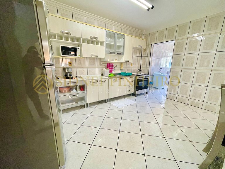 520 - Apartamento 3 dormitórios na Praia de Bombas