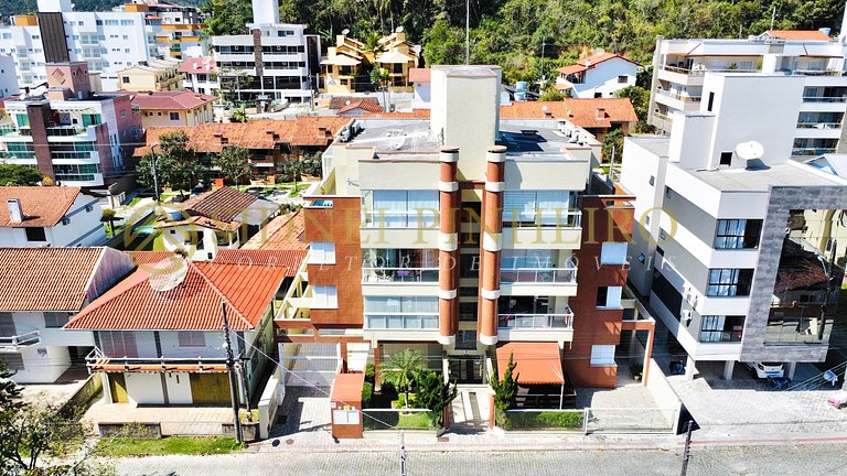 504 - Apartamento 2 dormitórios na Praia de Bombinhas