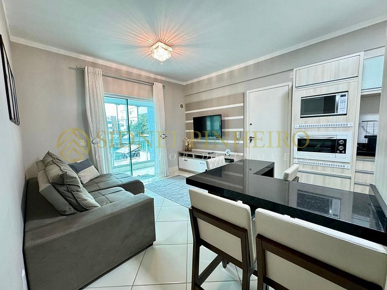 018 - Apartamento de 2 dormitórios na Praia de Bombas