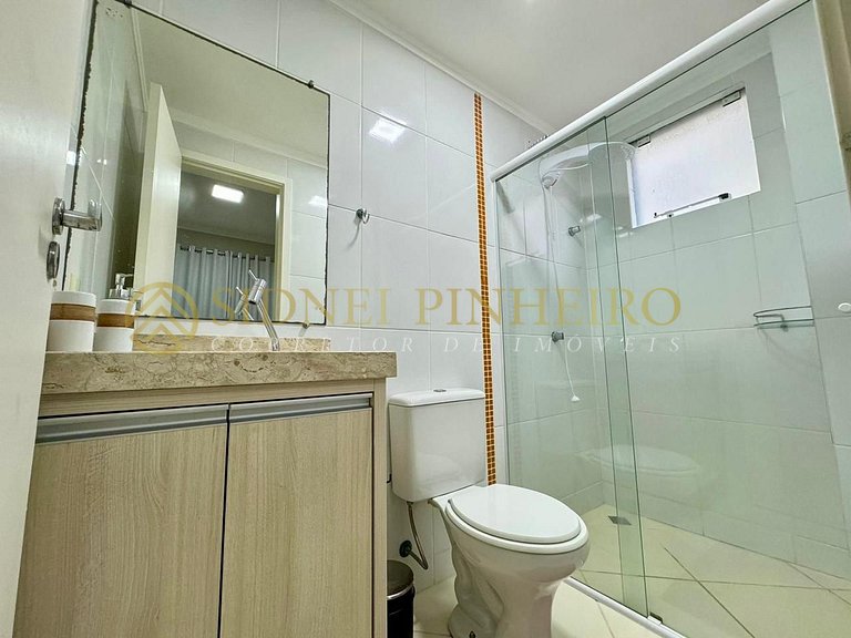 018 - Apartamento de 2 dormitórios na Praia de Bombas