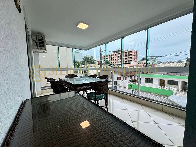 018 - Apartamento de 2 dormitórios na Praia de Bombas