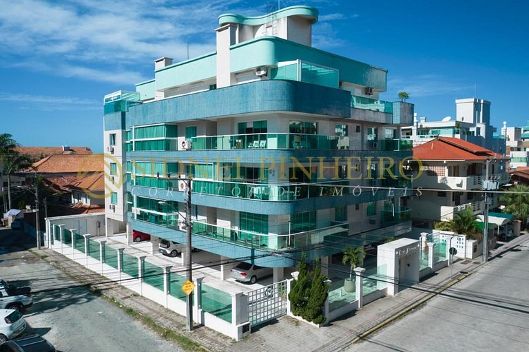 015 - Cobertura com piscina privativa na Praia de Bombas