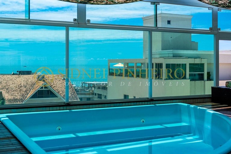 015 - Cobertura com piscina privativa na Praia de Bombas