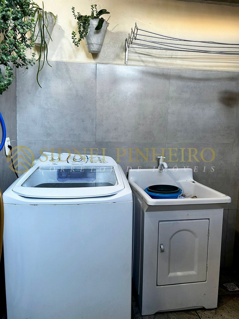 521 - Apartamento 3 dormitórios em Canto Grande