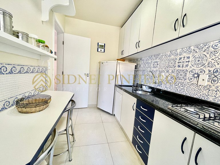 528 - Apartamento 2 dormitórios na Praia de Bombas