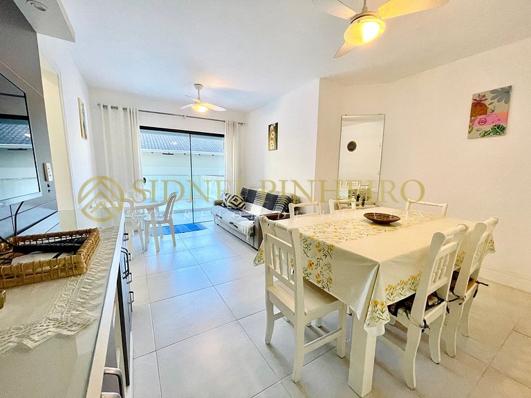 528 - Apartamento 2 dormitórios na Praia de Bombas