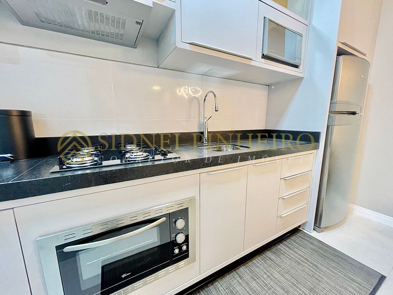 008 - Apartamento com piscina no centro de Bombinhas