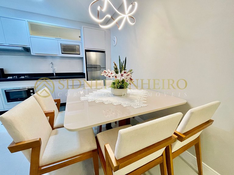 008 - Apartamento com piscina no centro de Bombinhas