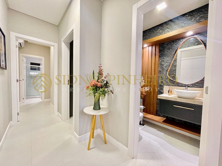 008 - Apartamento com piscina no centro de Bombinhas