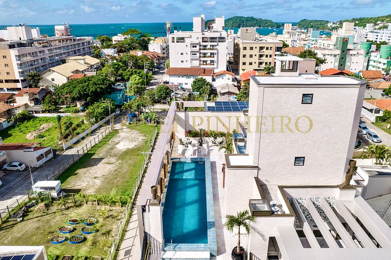 008 - Apartamento com piscina no centro de Bombinhas