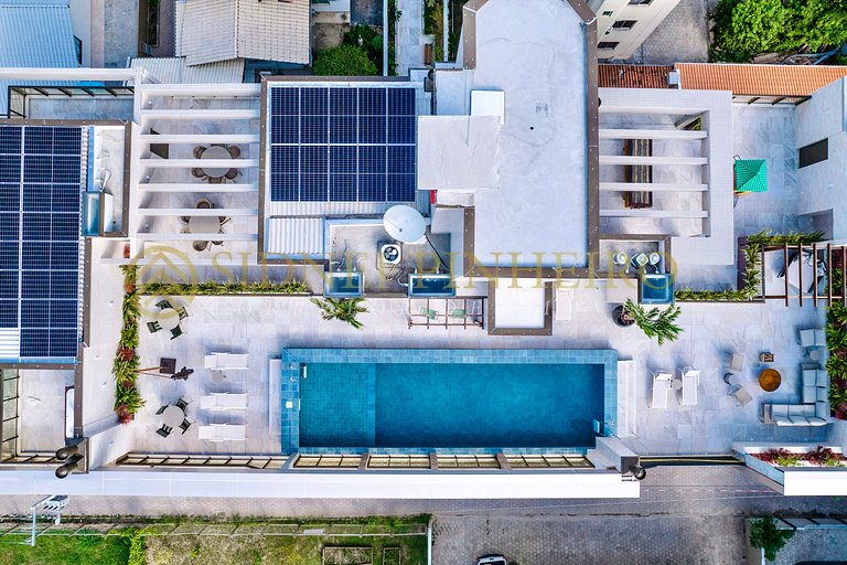 008 - Apartamento com piscina no centro de Bombinhas