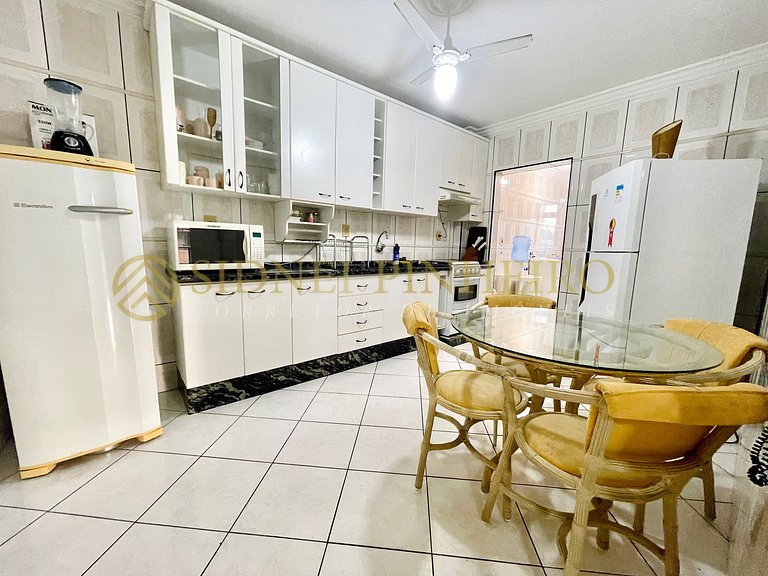501 - Apartamento de 3 dormitórios em Bombas