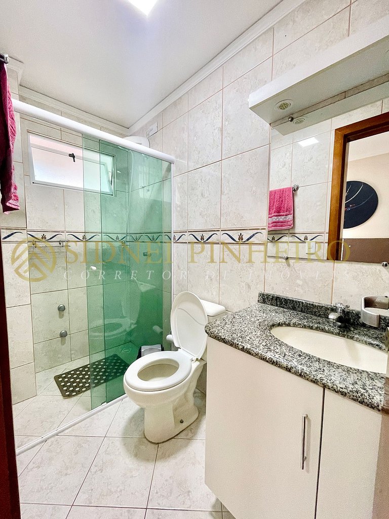 519 - Apartamento em condomínio com piscina coletiva