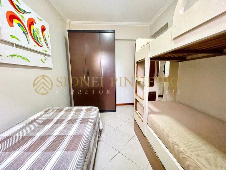 519 - Apartamento em condomínio com piscina coletiva