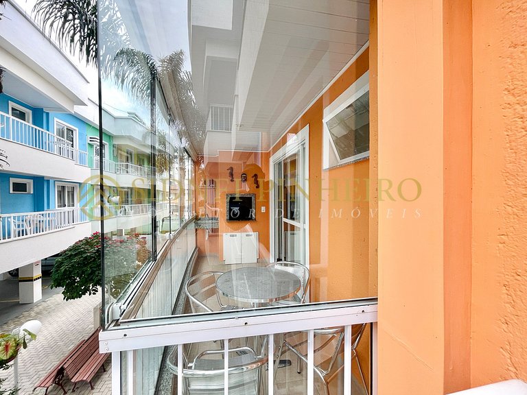 519 - Apartamento em condomínio com piscina coletiva