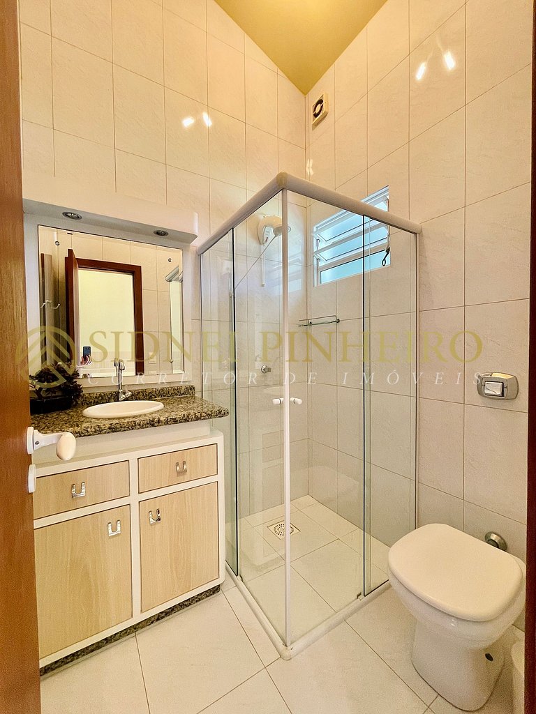 525 - Casa com piscina na Praia da Conceição