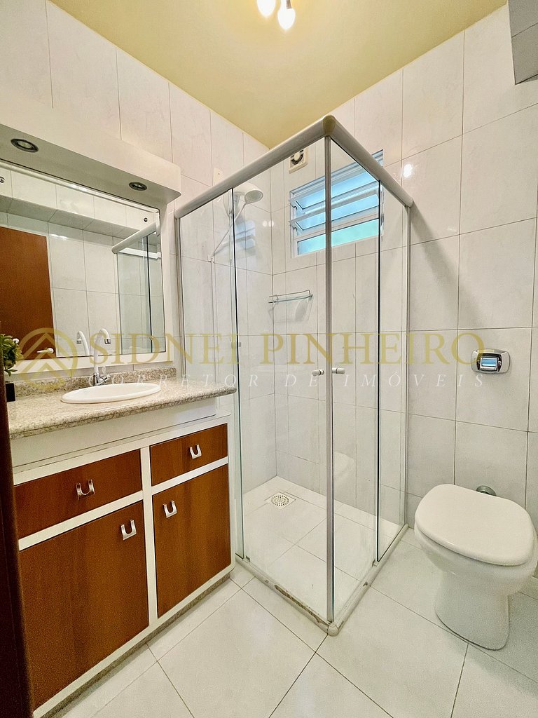 525 - Casa com piscina na Praia da Conceição