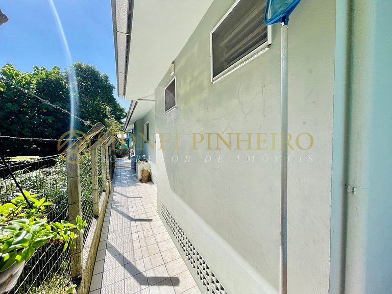 525 - Casa com piscina na Praia da Conceição