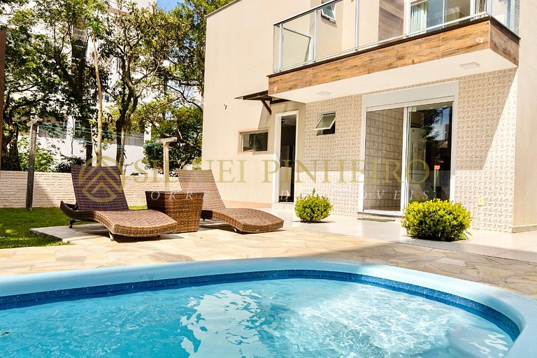 526 - Casa de 3 suítes com piscina privativa em Mariscal