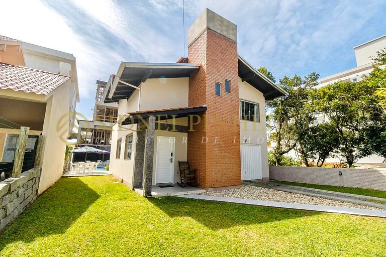 526 - Casa de 3 suítes com piscina privativa em Mariscal
