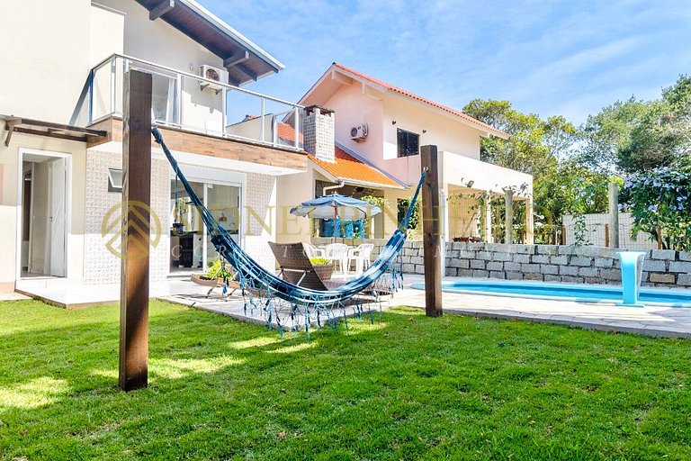 526 - Casa de 3 suítes com piscina privativa em Mariscal