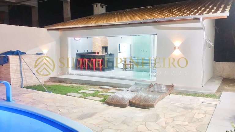 526 - Casa de 3 suítes com piscina privativa em Mariscal