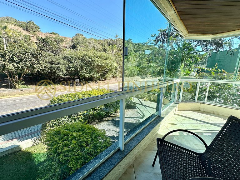 002 - Apartamento com piscina coletiva em 4 Ilhas