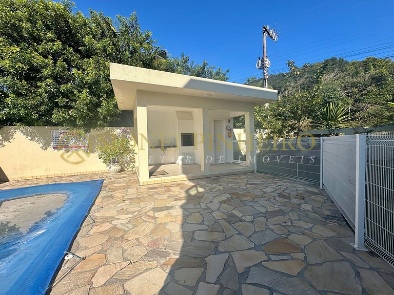 519 - Apartamento com piscina coletiva em 4 Ilhas