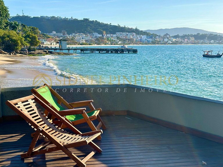 021 - Casa frente mar na Praia de Bombinhas (lagoinha)