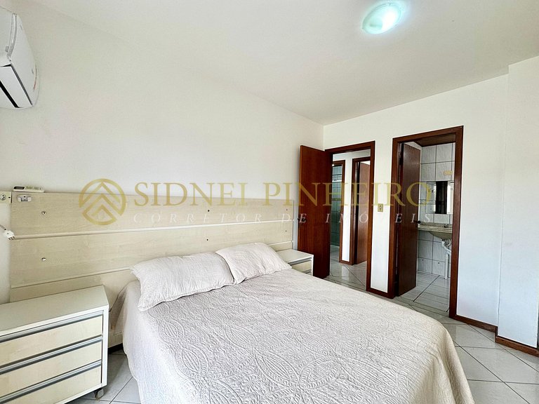 033 - Apartamento 3 dormitórios na Praia de Bombas