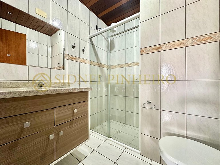 033 - Apartamento 3 dormitórios na Praia de Bombas