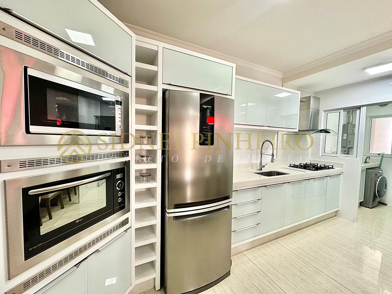 545 - Apartamento 3 dormitórios frente avenida