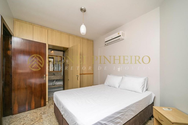 548 - Casa com 05 quartos na Praia de Bombas