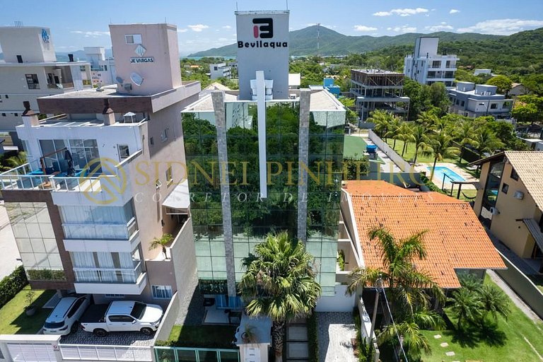 549 - Cobertura com piscina privativa na Praia de Mariscal