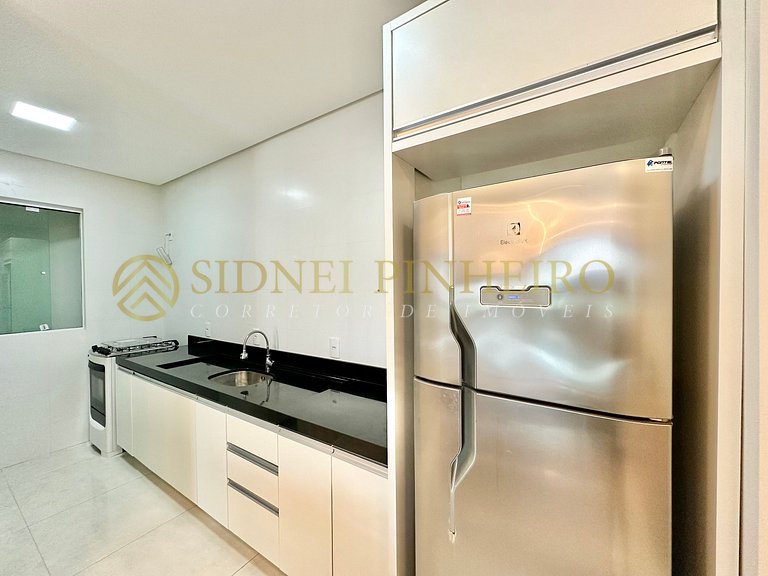 017 - Apartamento com 2 dormitórios na Praia de Bombas