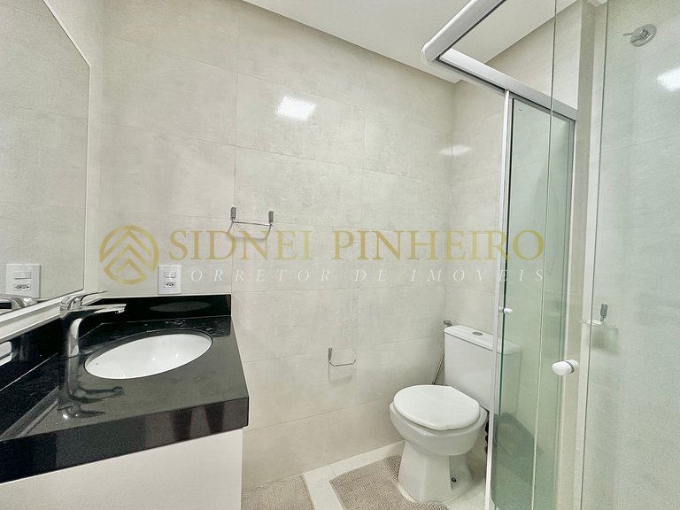 017 - Apartamento com 2 dormitórios na Praia de Bombas