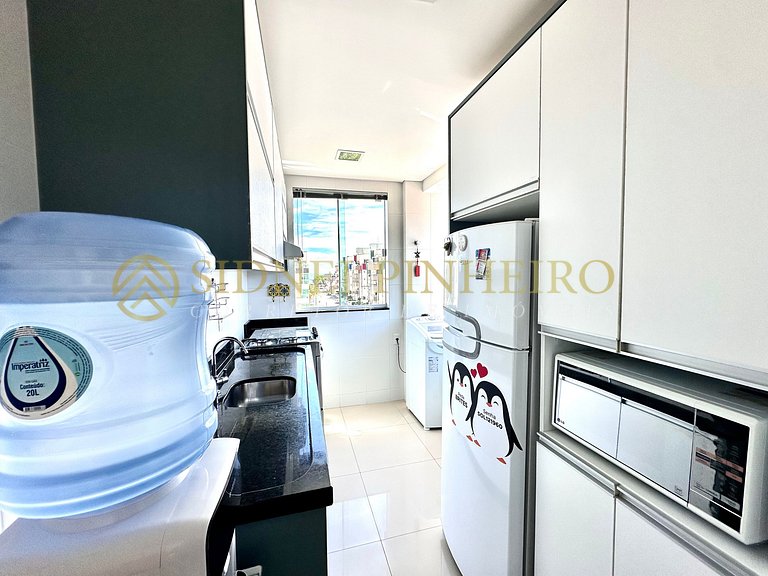 025 - Apartamento 03 dormitórios na Praia de Bombas