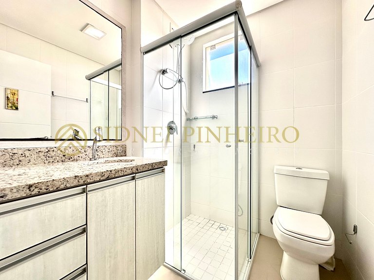 025 - Apartamento 03 dormitórios na Praia de Bombas