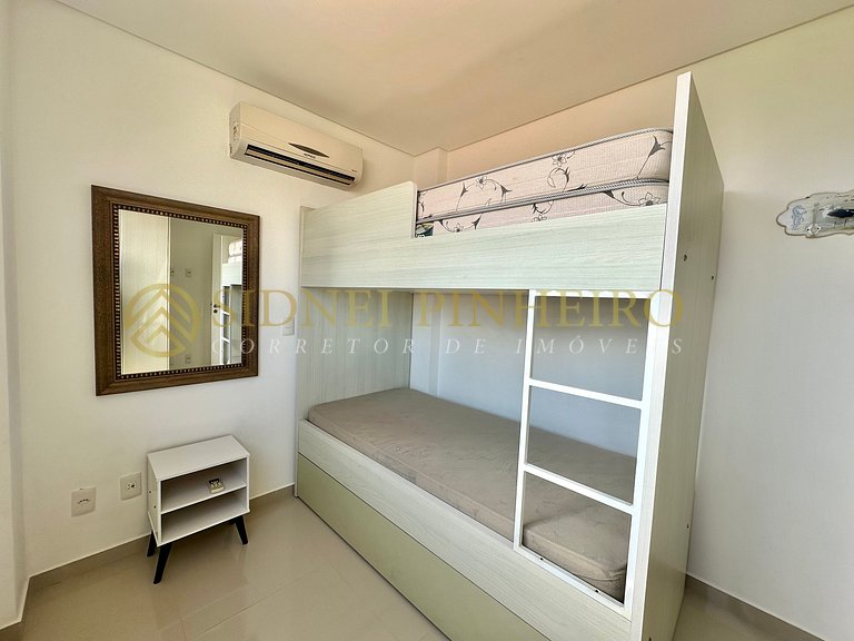 571 - Apartamento 03 dormitórios na Praia de Bombas