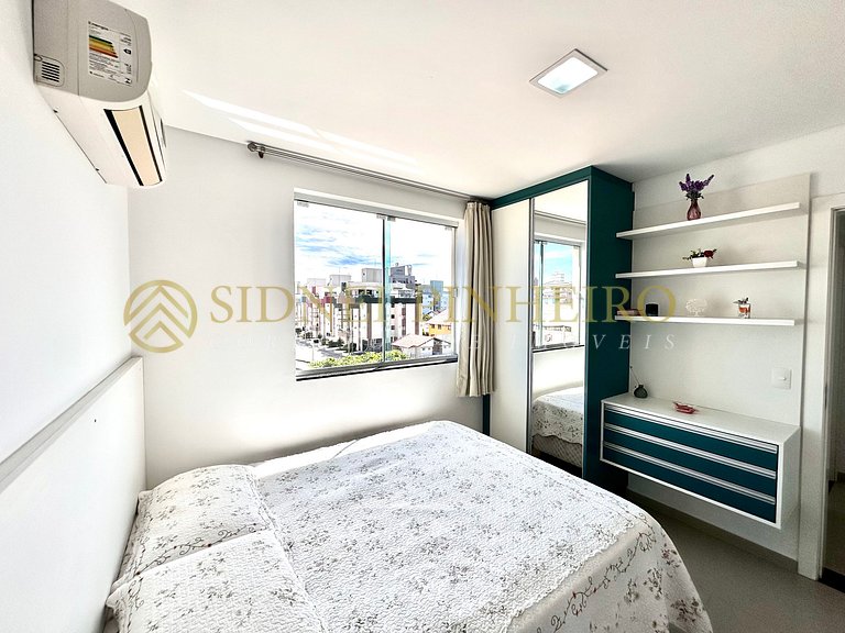 571 - Apartamento 03 dormitórios na Praia de Bombas