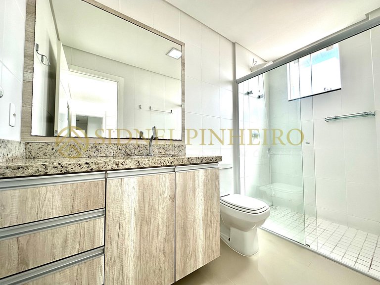 571 - Apartamento 03 dormitórios na Praia de Bombas