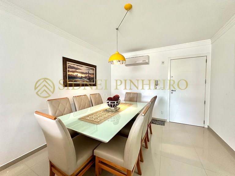 025 - Apartamento 03 dormitórios na Praia de Bombas