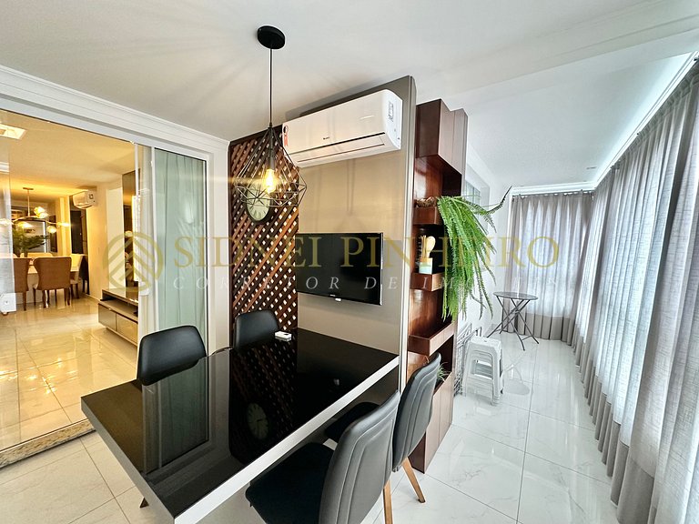 007 - Apartamento 03 dormitórios na Praia de Bombas