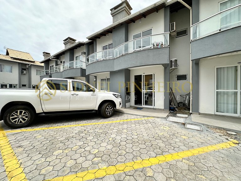 554 - Apartamento duplex 02 dormitórios na Praia de Bombas