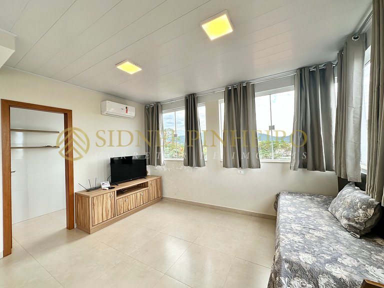 555 - Apartamento 01 dormitório na Praia de Mariscal