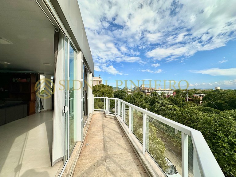 556 - Apartamento 03 dormitórios na Praia de Mariscal