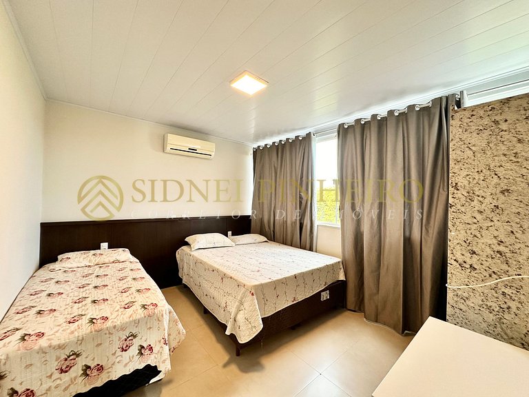 556 - Apartamento 03 dormitórios na Praia de Mariscal