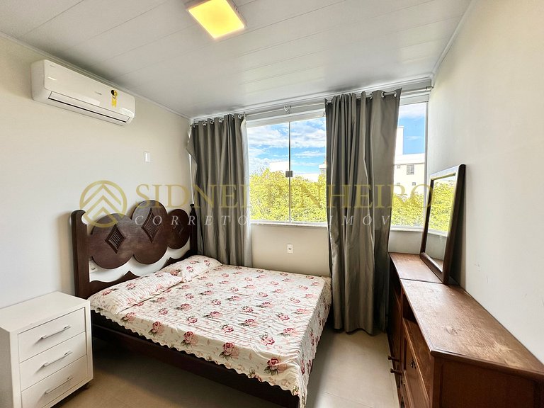 556 - Apartamento 03 dormitórios na Praia de Mariscal