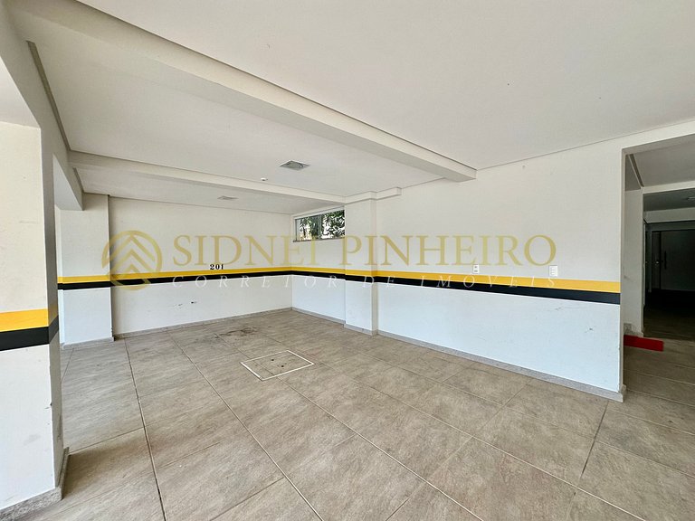557 - Apartamento 02 dormitórios na Praia de Mariscal