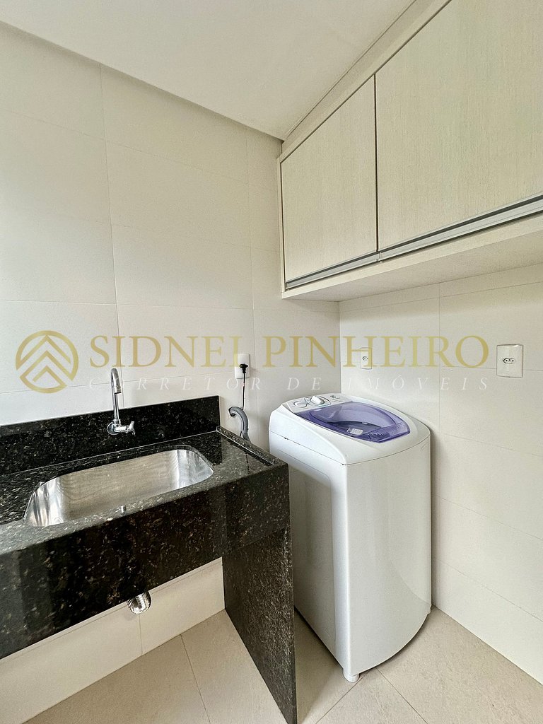 557 - Apartamento 02 dormitórios na Praia de Mariscal